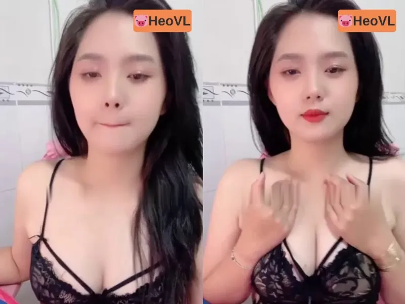 Con ghệ răng khểnh khoe cục thịt tròn trắng